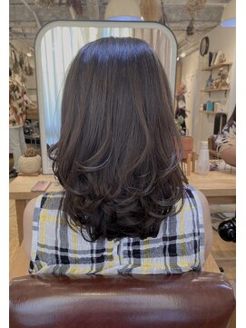 ヘアスペース リズム グリーン(Hair space Rizm green) ローレイヤー