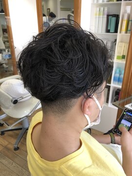 ヘッズ 本八幡店(HEADS) MEN'S HAIR  センターパート　ツイストスパイラル　コンマヘア