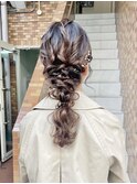パーティーヘアセット:ゆるふわ編みおろしスタイル