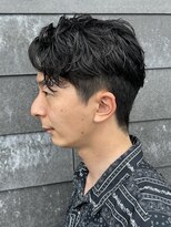 ヒュイル バイ ニアウ(Hwyl by Niau)&nbsp;メンズマッシュセンターパートスパイラルパーマニュアンスパーマ