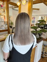 ギャラクシー ヘアードレッサーズ(galaxy hairdressers)&nbsp;大人かっこいいバレイヤージュホワイトグレージュ