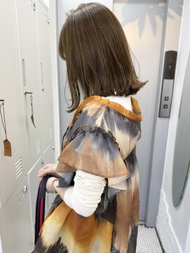 イコ 表参道原宿(ico) オリーブベージュ イルミナカラー 切りっぱなしボブ