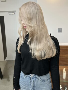 リヴ ウメダ(LIV umeda) ホワイトブロンド/ブリーチ/ダブルカラー【梅田】