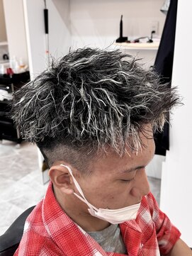 ダズルヘアーブラスト(DAZZLE hair BLAST) ホワイトハイライト/ツイストパーマ