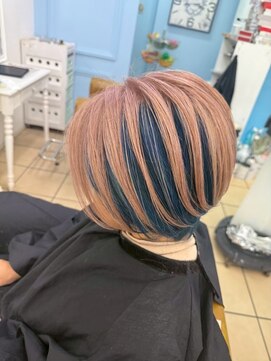 シャルティア 岩国(SHALLTIA) ハイトーン/ブリーチ/ピンクベージュ/ネイビー/大人ショート