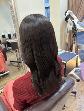 ハグエヴェック(HUG AVEC) グレージュカラー