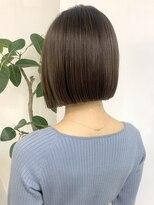 エリマ 調布(elima)&nbsp;ミニボブ 前下がり イルミナカラー 小顔 シアーベージュ20代30代