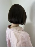 切りっぱなしボブ×オリーブカラー