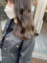 ミニム ヘアー(minim hair)&nbsp;【minim×日比】ゆるふわレイヤー×イヤリンググレージュ