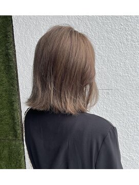 チーク(CHiiK) ダブルカラー×ベージュ