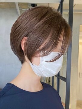 エリマ  茅ヶ崎(elima) ショートカット前下がりボブショートボブグレージュカラー30代