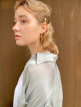 ナル(nalu.) ブロンドヘア/ブロンドベージュ/ブリーチカラー/ハイトーンカラ