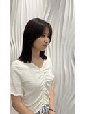 重めミディアムの顔まわりレイヤー