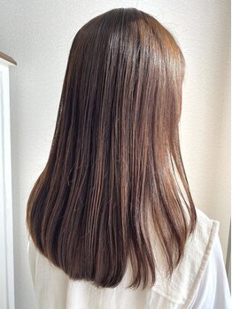 ［透明感カラー］トレンドを取り入れ、ベールをまとったかのようなナチュラルで柔らかい印象に仕上げます◇