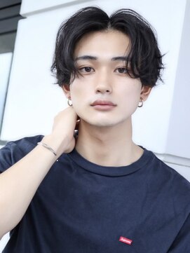 リタバイクロト(LITA by KUROT) 那覇/刈り上げセンターパート/波巻きツイストスパイラル