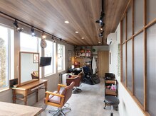 ロクトキュー(6to9)の雰囲気(1席半の小さなサロンですメニューによってはお二人同時施術可能)