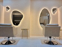 メゾン キキ(Maison Kiki)の雰囲気（ご家族、ご友人と一緒に施術できるペアシート）