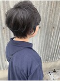 マッシュショートスタイル 暗髪グレー