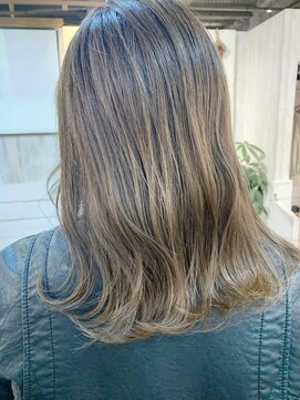 アクトゥス(AEQUITAS) ハイライト×グレージュ【池袋/20代/30代/40代】