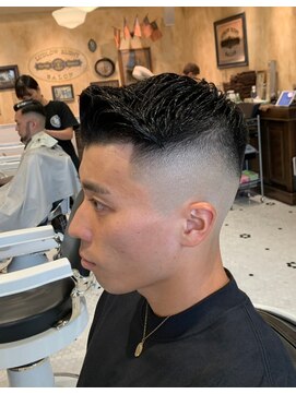 ルドローブラントオオサカ(LUDLOW BLUNT Osaka) 【LUDLOW BLUNT】ハイフェードカット ベリーショート