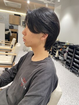 ゼストララ(ZEST Lara) ルーズに決めるメンズセンターパートスタイル