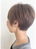 ショート×スモーキーベージュカラー