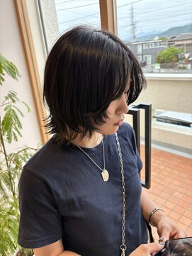 ムク 甲府(muku.) ショートウルフ/顔まわりレイヤー/オリーブ/透明感カラー