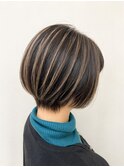 ハイライトで立体感◎襟足シャギーショートボブ