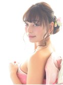 生花で可愛くアップスタイル