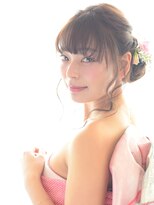 生花で可愛くアップスタイル