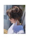 動きのある大人ショート