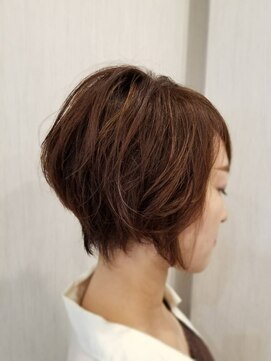 ヘアサロンアンドカフェ エイチプラス(H plus) 前下がりボブ