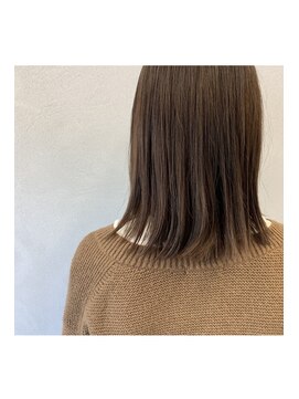 サロン ド イズミ シナモンベージュ