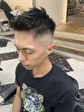 メリケンバーバーショップ フクオカ(MERICAN BARBERSHOP FUK) かき上げヘアショートレイアーくせ毛風パーマコンマヘア678