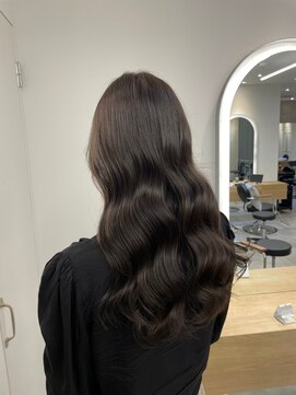 ジーナ 船橋(Zina) オトナ女子ツヤ髪アッシュカラーふんわりミディシースルーバング