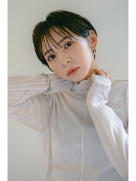 ルアナ(Luana) シースルーマッシュショート カーキアッシュ