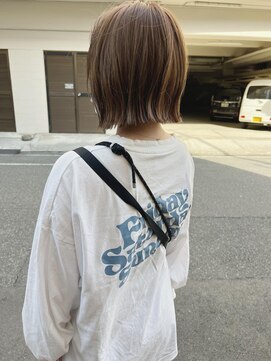 ポーズ(PAUSE) ぷつっとボブ×ベージュ