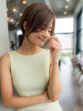 イオ 本厚木(io) ショートヘア似合わせカットグレージュカラーイメチェン小顔