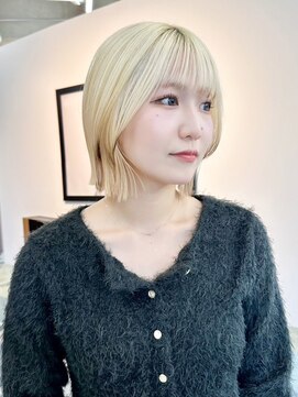 ノエ(noe) 顔まわりレイヤーボブa-11/切りっぱなしボブ/ブロンド/20代30代