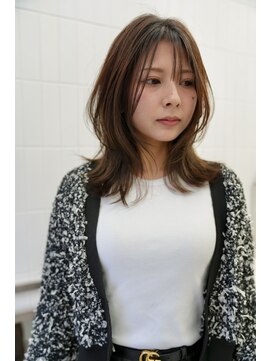 イル 天神西通り店(ill) 20代30代ボブ/ミディアムレイヤー／グレージュ/透明感/天神/大名