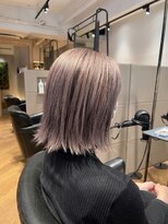アーカイブ(archive)&nbsp;ダブルカラーでつくるグレー系/自然な外はねボブ　archive垂水