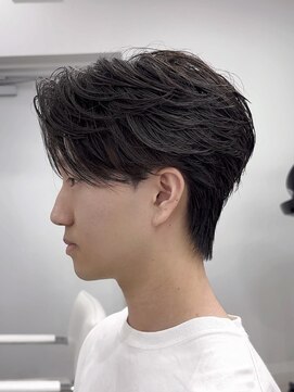 リヴ オオサカ(LIV OSAKA) 毛流れセンターパートフェザーパーマフェザーショート