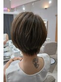 サラサラまとまった赤みのないグレージュのハンサムショート☆