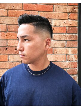 フォーコーナーズ(Four Corners) Skin Fade【バーバースタイル】