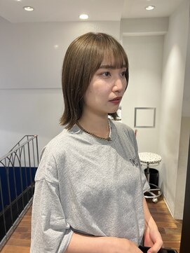 トレス(TRESS) 外ハネボブ ハイトーンカラー ベージュカラー