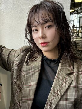 メイカ(MEIKA) 【 ウォームブラウン × ミディアムパーマ 】浅野美紀