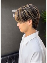 ブレイズ(BLAZE)&nbsp;センターパートウルフハイライトメッシュ