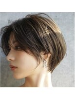 プラーチェ 古淵店(Plaatje) 大人ショート 丸みショート ひし形ショート アッシュベージュ