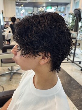ヘアーアンドビューティーガーデン(HAIR AND BEAUTY GARDEN) 波巻きスパイラルパーマセンターパートウルフカットサーフカール