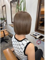 カーキヘアリンク(khaki hair link)&nbsp;ワンカラーでつくるミルクティーブラウン